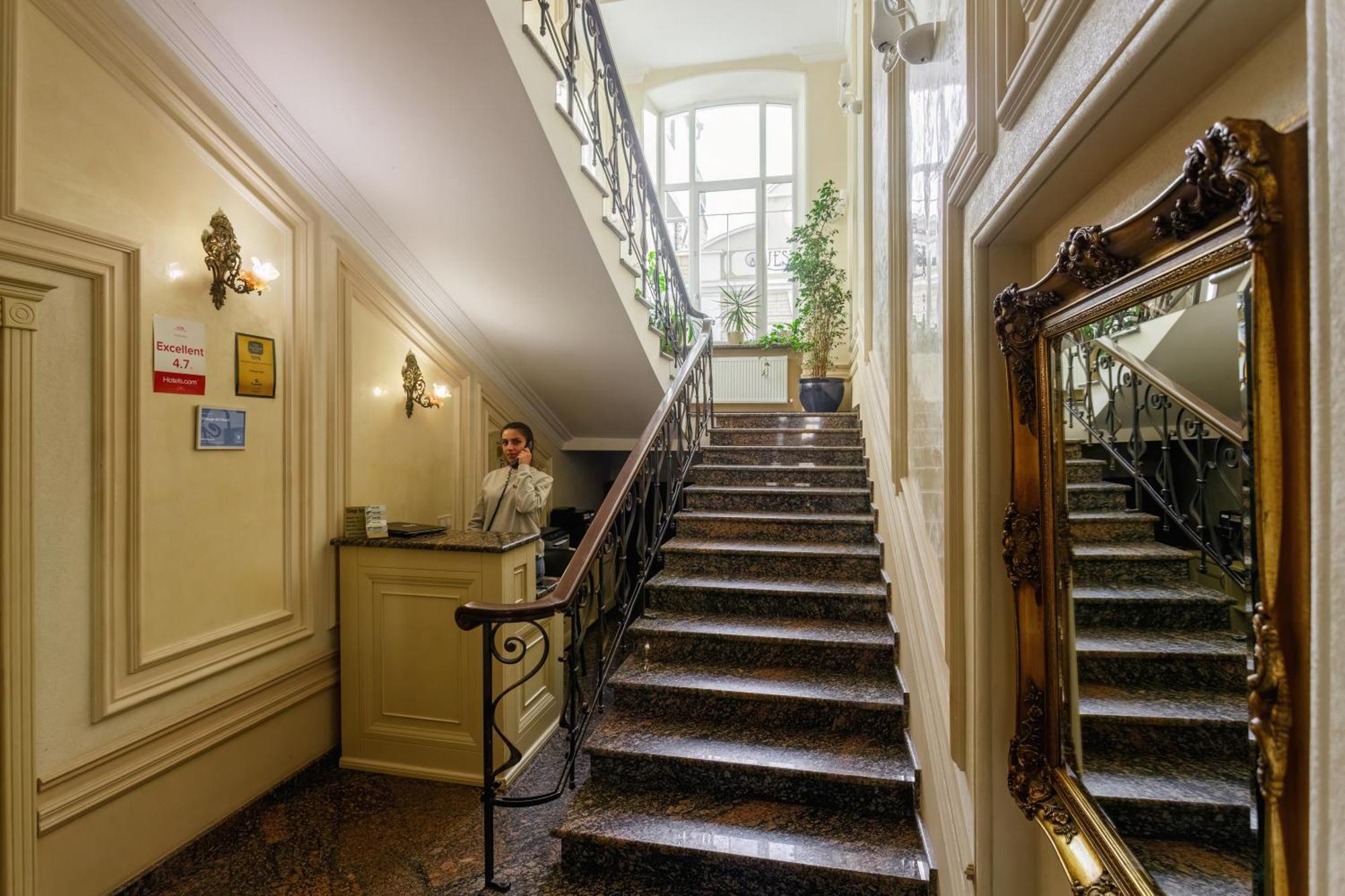 Vintage Art Hotel Odesa Exterior photo