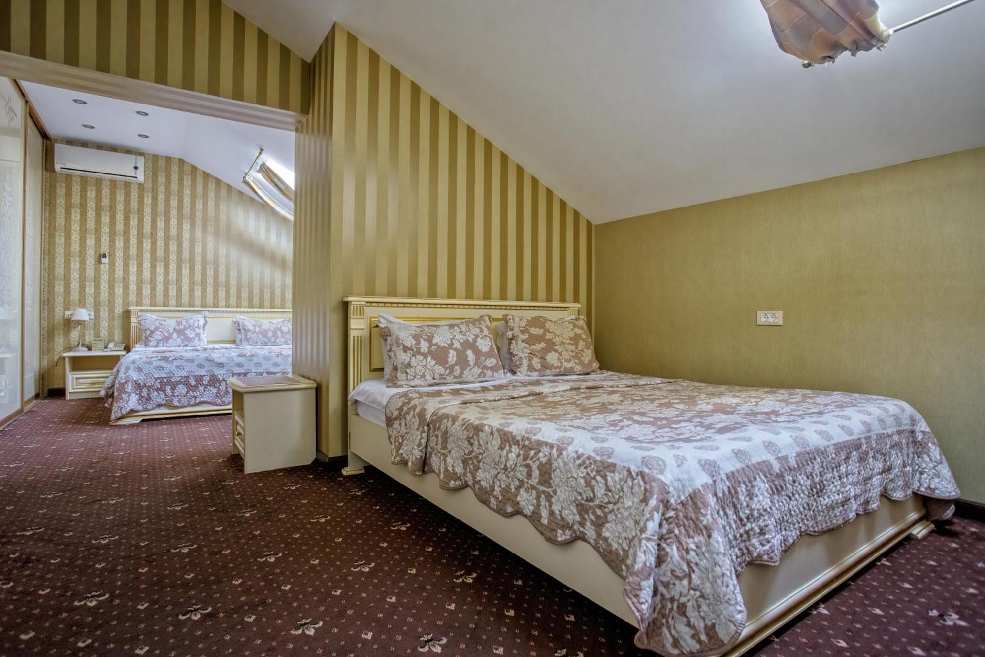 Vintage Art Hotel Odesa Exterior photo