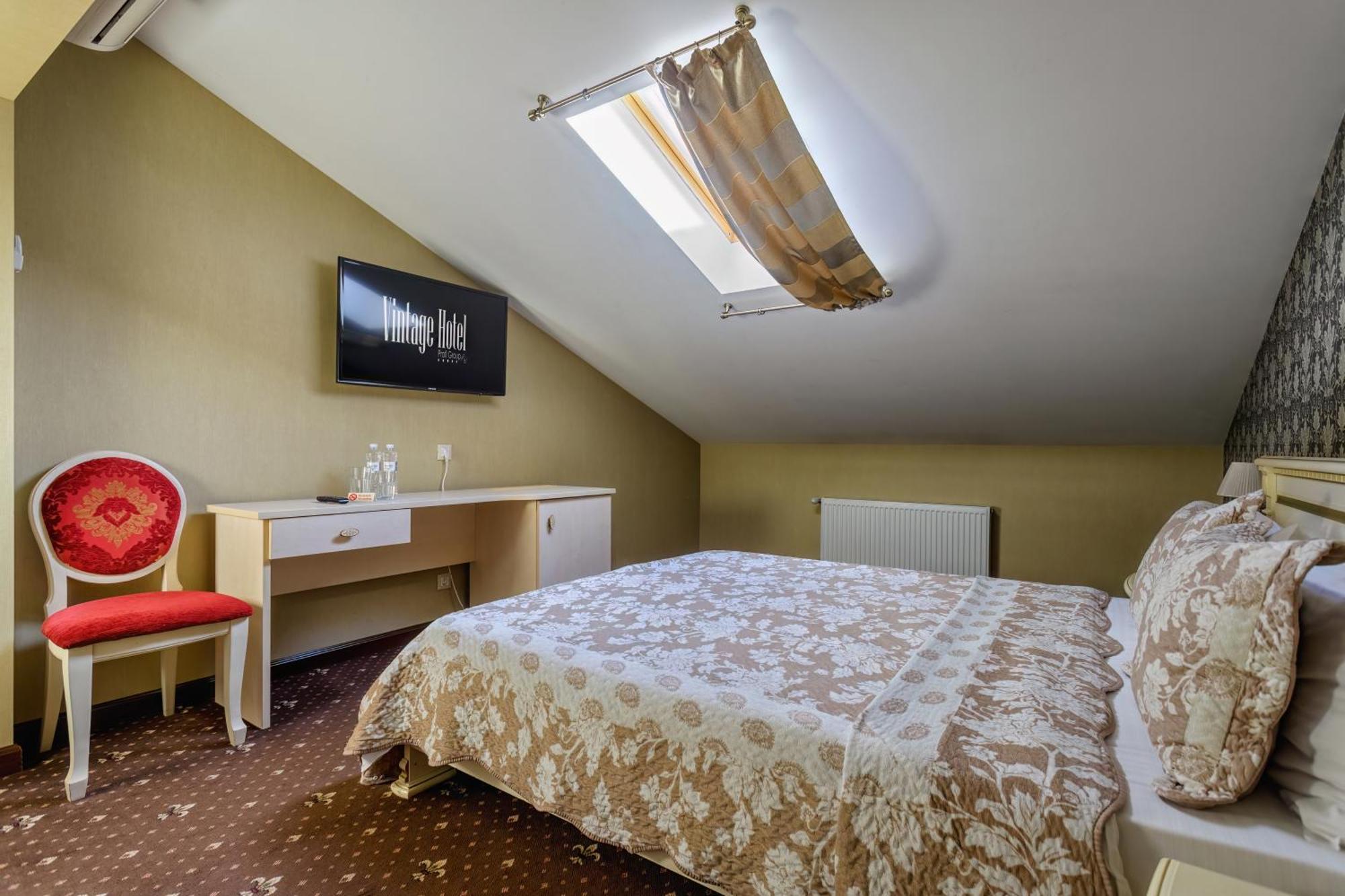 Vintage Art Hotel Odesa Exterior photo