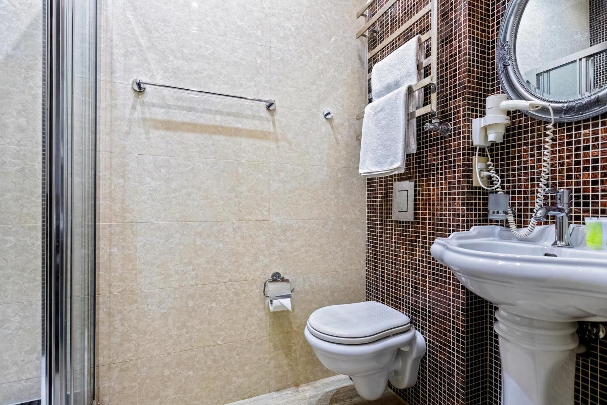 Vintage Art Hotel Odesa Exterior photo